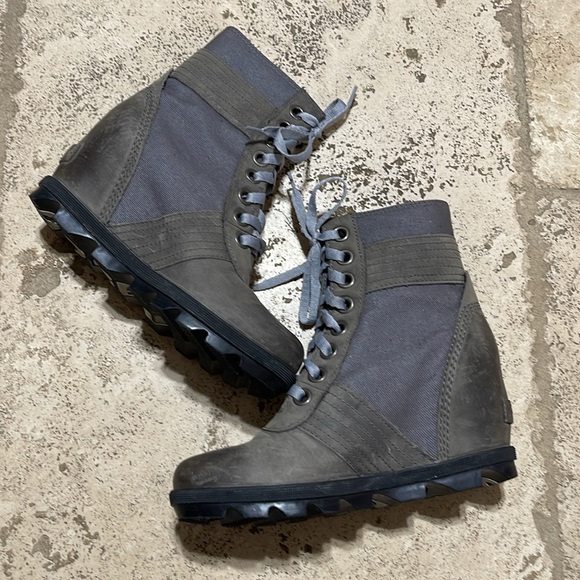 Sorel Lexi Wedge Bootie Size 6 - Picture 2 of 7